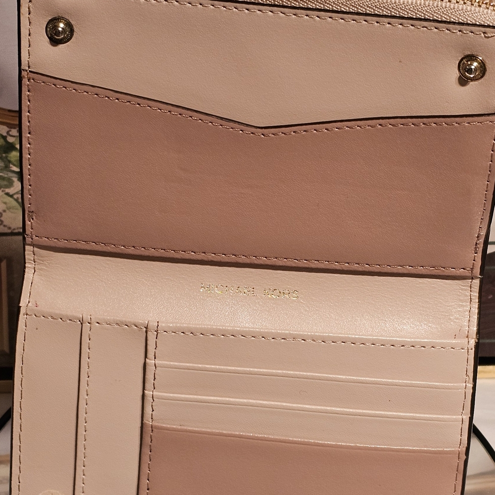 Michael Kors Adele Pink & Cream Leather Passport Holder/wallet - Picture 11 of 13